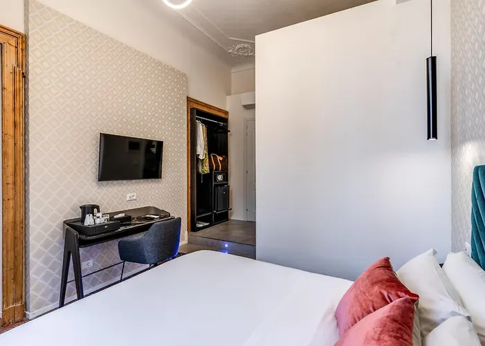 בית הארחה Arenula רומא